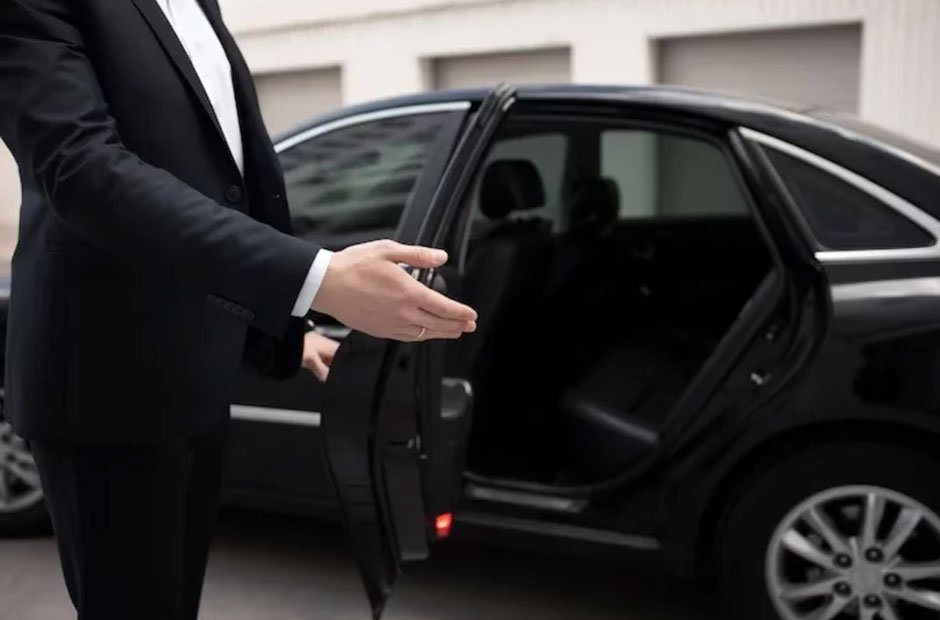 Experience the Difference with Luxury Chauffeur Hire in London