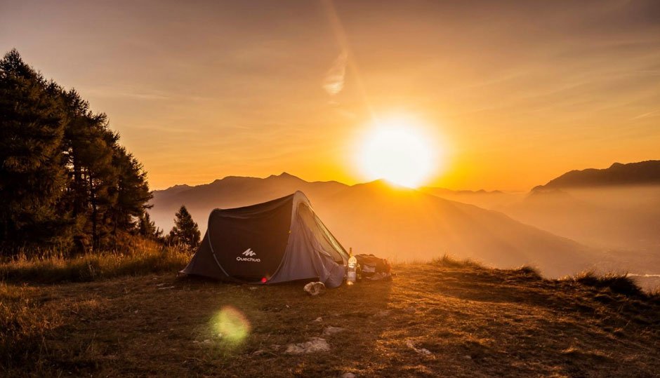 How to make a camping holiday unforgettable and positive. Key basics and selection of special equipment