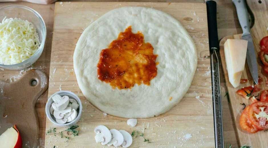 7-Common-Mistakes-to-Avoid-Before-Creating-Pizza-Bases